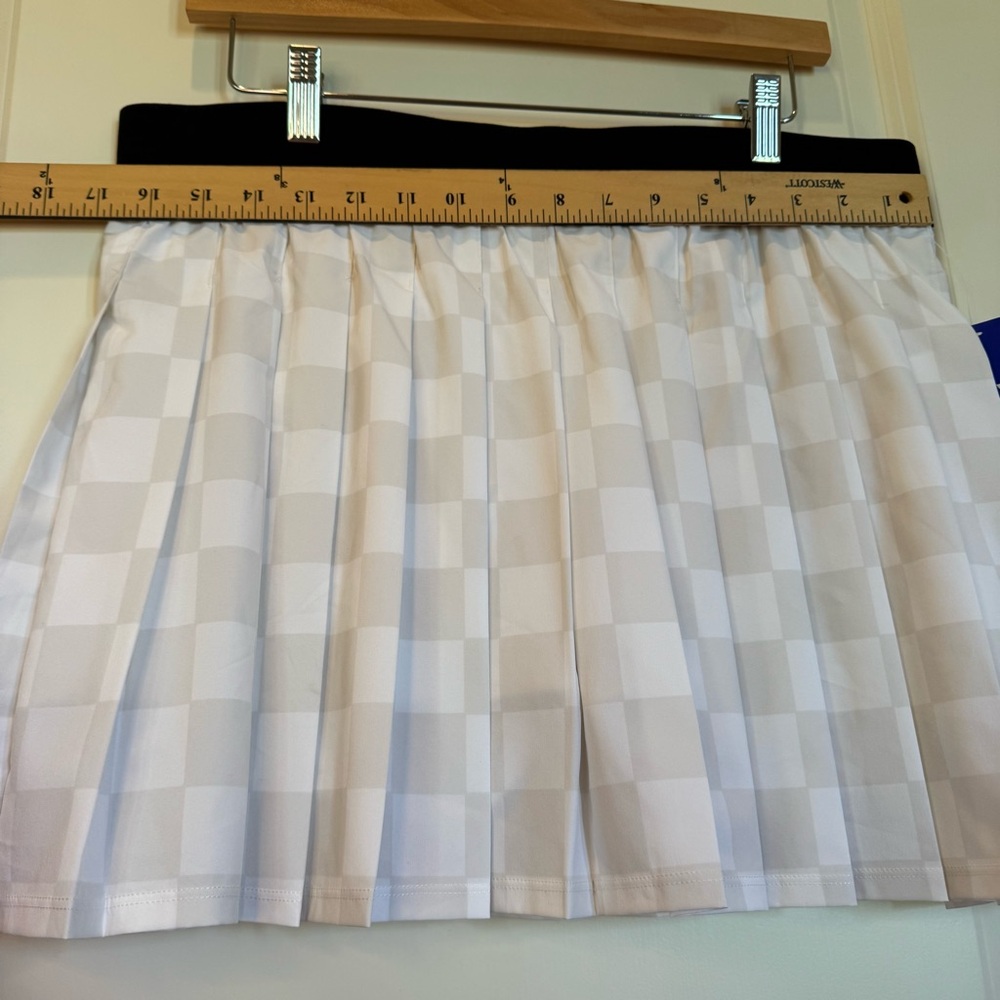 Joy Lab Women’s pleated checkered tennis skirt with attached shorts - Size L - Picture 9 of 13